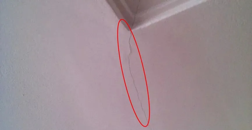 農(nóng)村建好的房子，吊頂開裂了？，施工注意幾點(diǎn)就不怕。